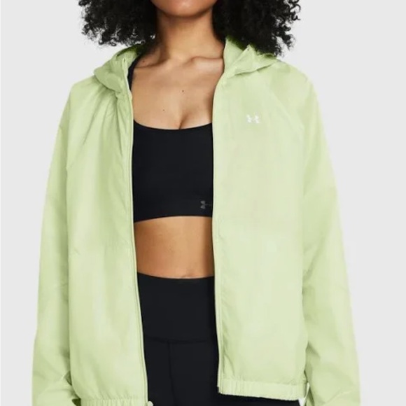 Under Armour Jackets & Blazers - Under Armor like new Women’s Rival Sports light green Windbreaker size M